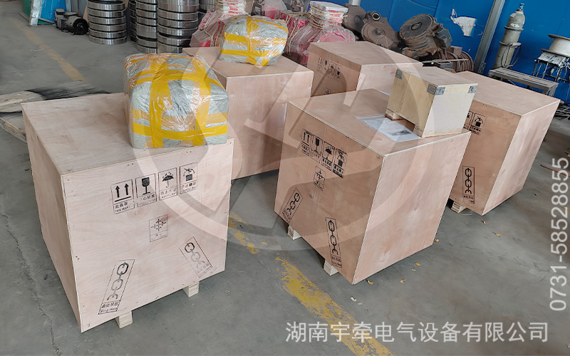 矿用井下电机车配件出口 3.jpg